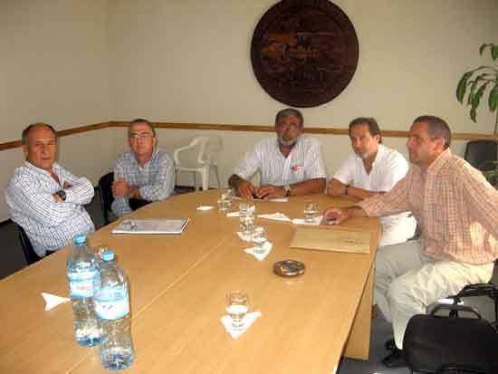 Jorge Macri se reuni� con dirigentes de la Cuenca Lechera Mar y Sierras.