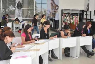 MALVINAS ARGENTINAS: Actividades de verano en el Polideportivo 