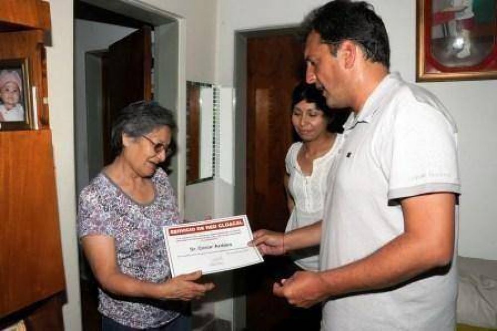 Los vecinos de Don Torcuato comenzaron a conectarse a las cloacas