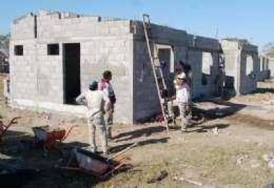 El PE, con 30 leyes, expropi� 110 hect�reas.