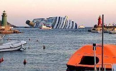 P�nico en un crucero de lujo: se accident� frente a la costa de Italia y hay al menos tres muertos