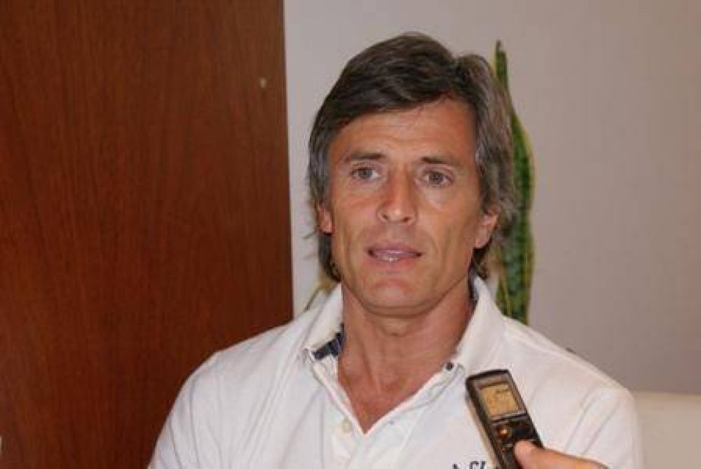 'Los bancos oficiales tienen que ayudar al que m�s lo necesita'