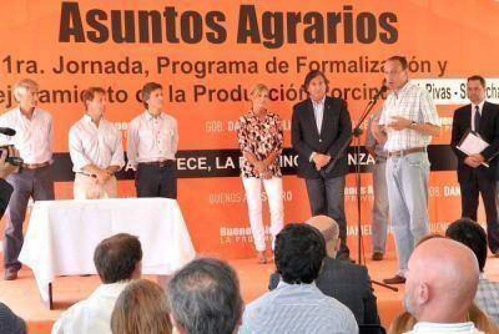  Productores porcinos recibieron capacitaci�n y n�cleos gen�ticos