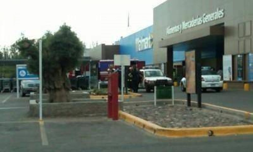 Confirma la polic�a que fue falsa la amenaza de bomba en el Walmart