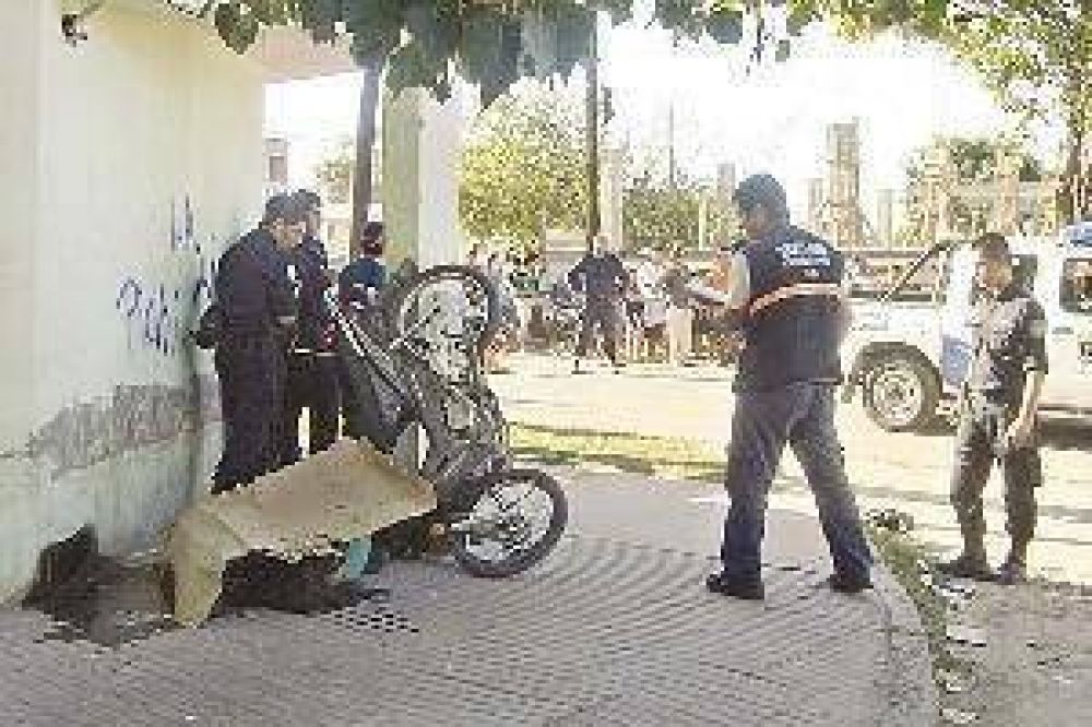 Accidentes de motos dejaron a dos j�venes muertos en Santiago