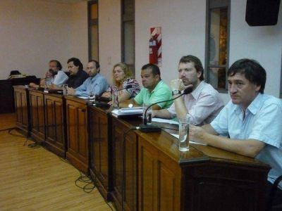 Tasa por desarrollo fluvial: Nuevo gravamen para productores isle�os