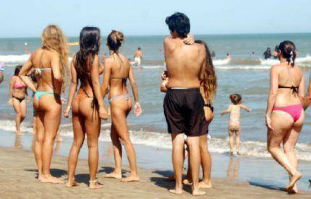 Llegaron a Mar del Plata hasta 50 micros por hora en el recambio tus�tico