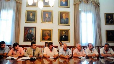 El gobernador recibir� al foro intendentes radicales