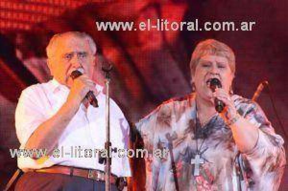 Primera noche de fiesta desbordante de p�blico