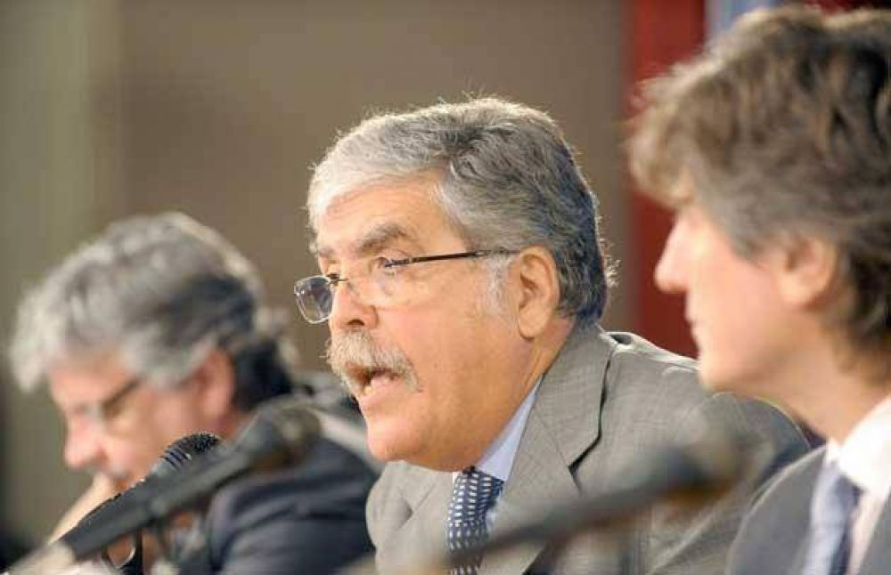 El Gobierno denunci� a petroleras por inflar el precio del gasoil subsidiado al transporte