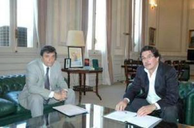 Tecchi junto al Ministro Sileoni analizaron perspectivas en materia educativa para el 2012