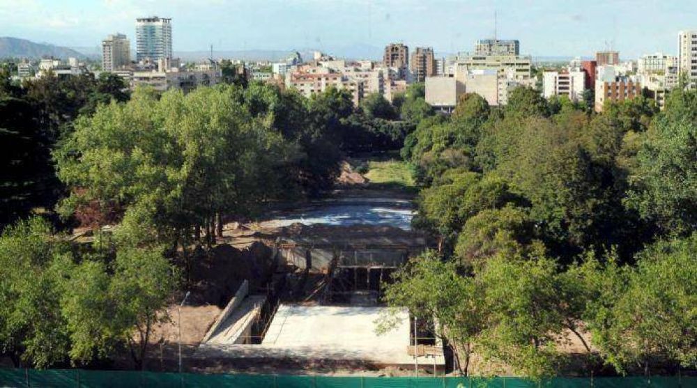 El Paseo del Bicentenario, demorado y m�s caro