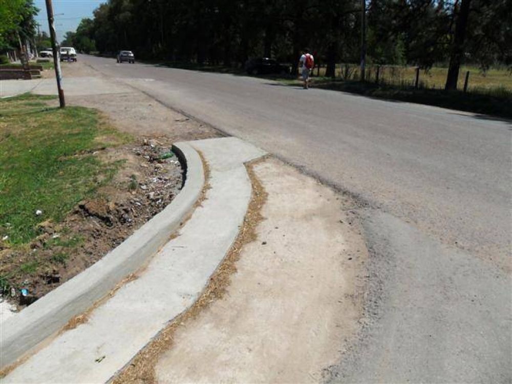 LUJ�N - CONSTRUCCI�N DE VEREDAS Y CORDON CUNETA EN LUJAN Y EN OPEN DOOR