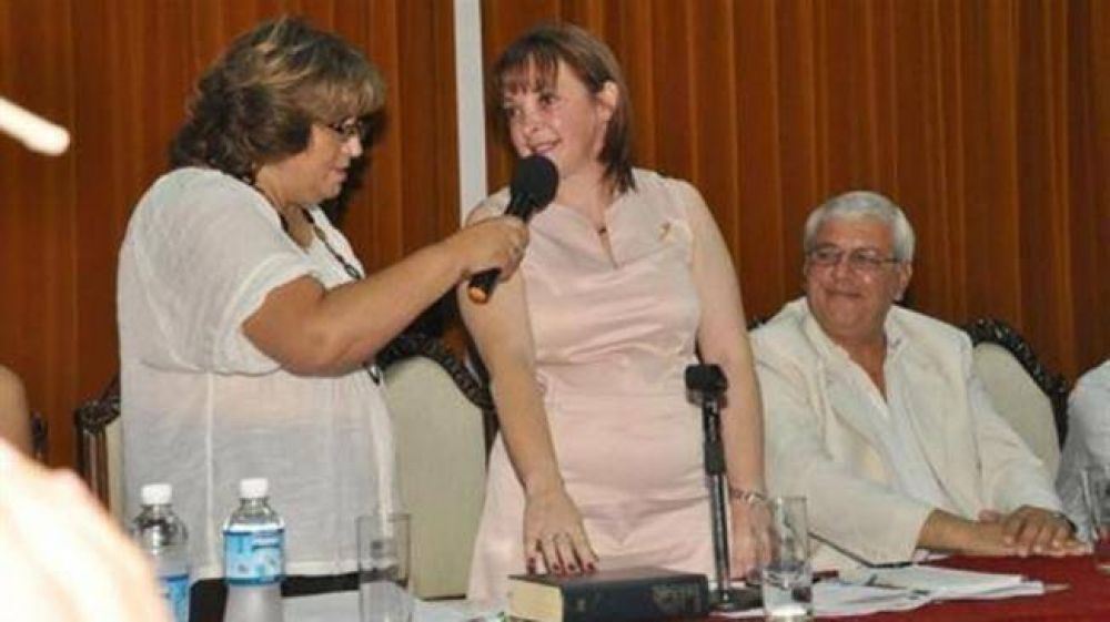 Cosqu�n: Villanueva deja el municipio y se va con De la Sota