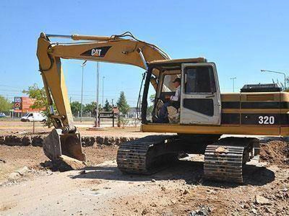 ECHEVERR�A: Avanza la construcci�n del paso bajo nivel en El Jag�el