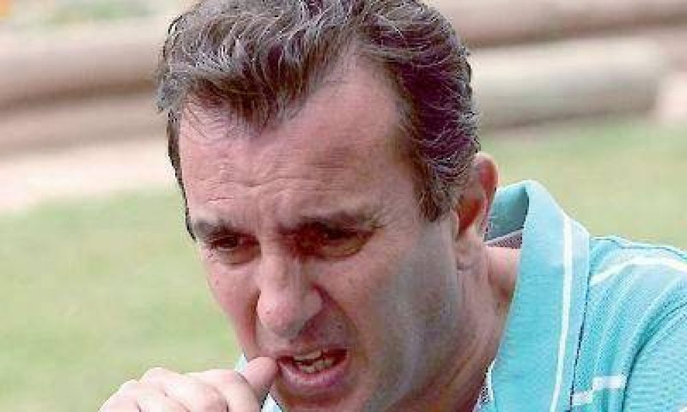 Paco P�rez orden� a sus ministros "arreglarse con lo que hay"