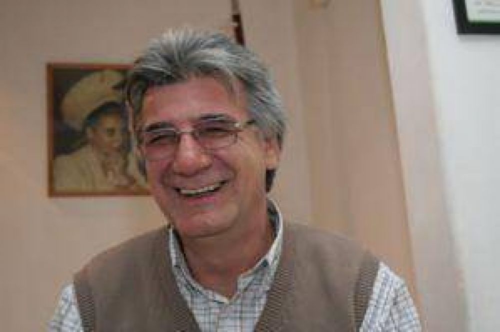 Gioja afirm� que terminar� el teatro de la escuela hogar