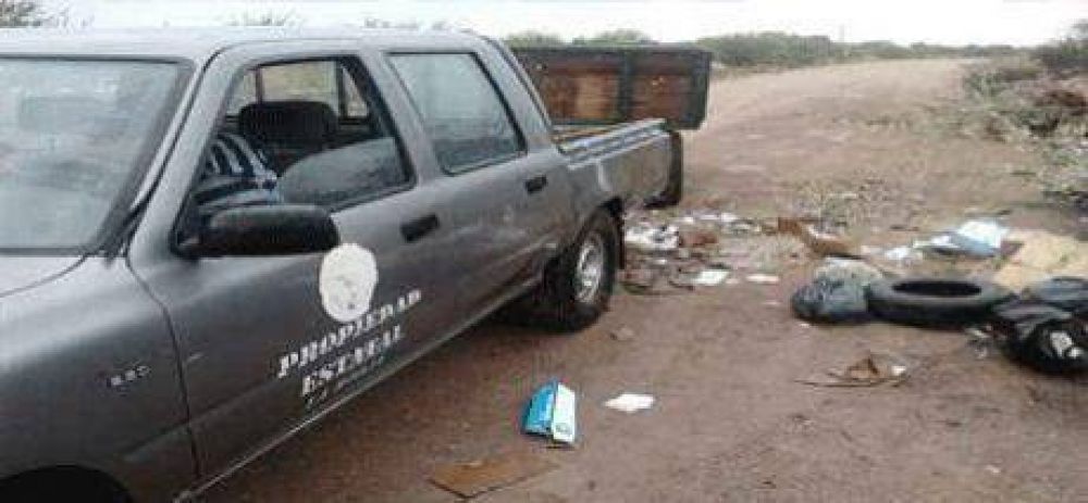 El Viceintendente fotograf�o camionetas de la Provincia arrojando basura
