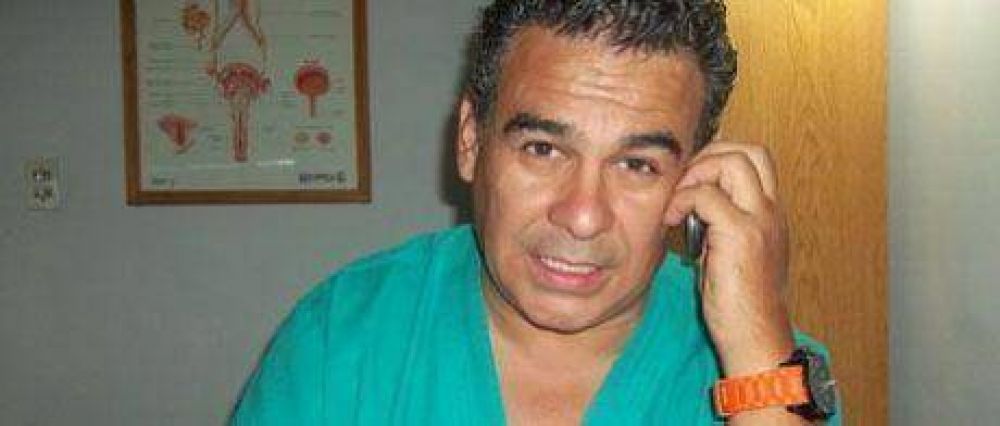 Ur�logo despedido del Hospital se defiende de acusaciones