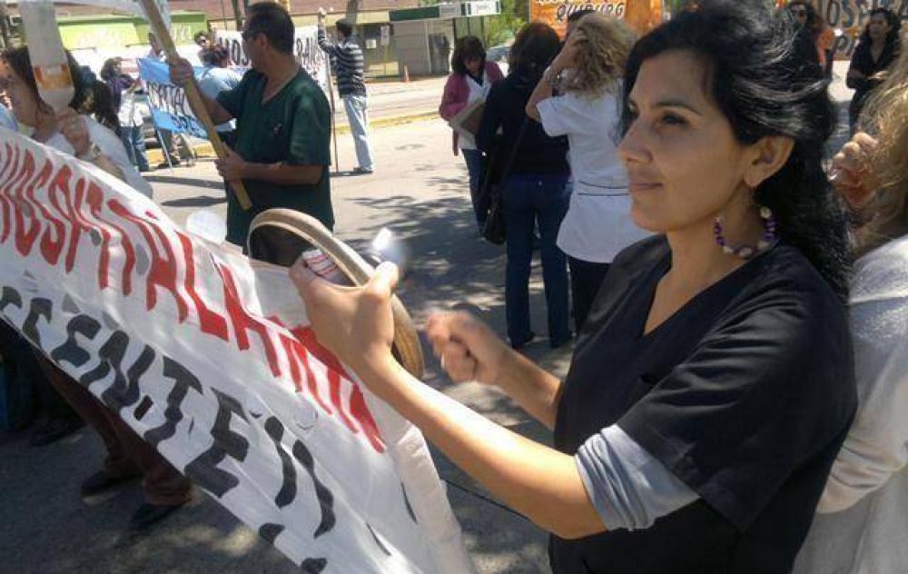 M�dicos Unidos paraliza atenci�n y denuncia "listas negras" del gobierno