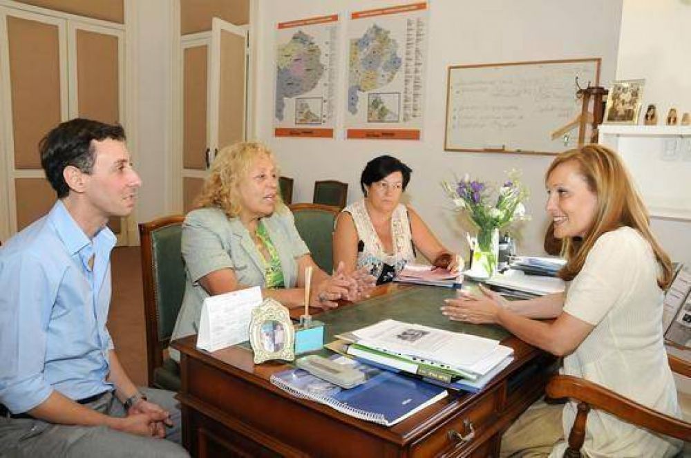 Reuni�n de trabajo con la flamante directora general de Cultura y Educaci�n bonaerense Dra. Gvirtz