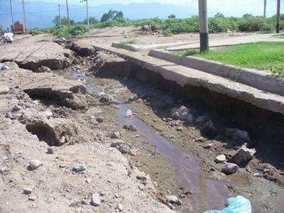 Vecina del Urbano 11 reclama por calles intransitables 