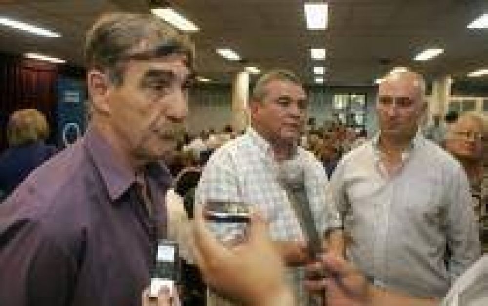 Presentaron los Torneos de Verano 2012 para adultos mayores
