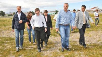 Buzzi evalu� c�mo mejorar los sistemas h�dricos de Sarmiento