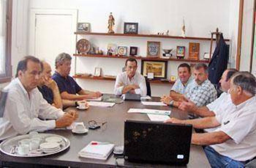 Sequ�a: reuni�n entre Guti�rrez, la Mesa de Enlace y el comercio