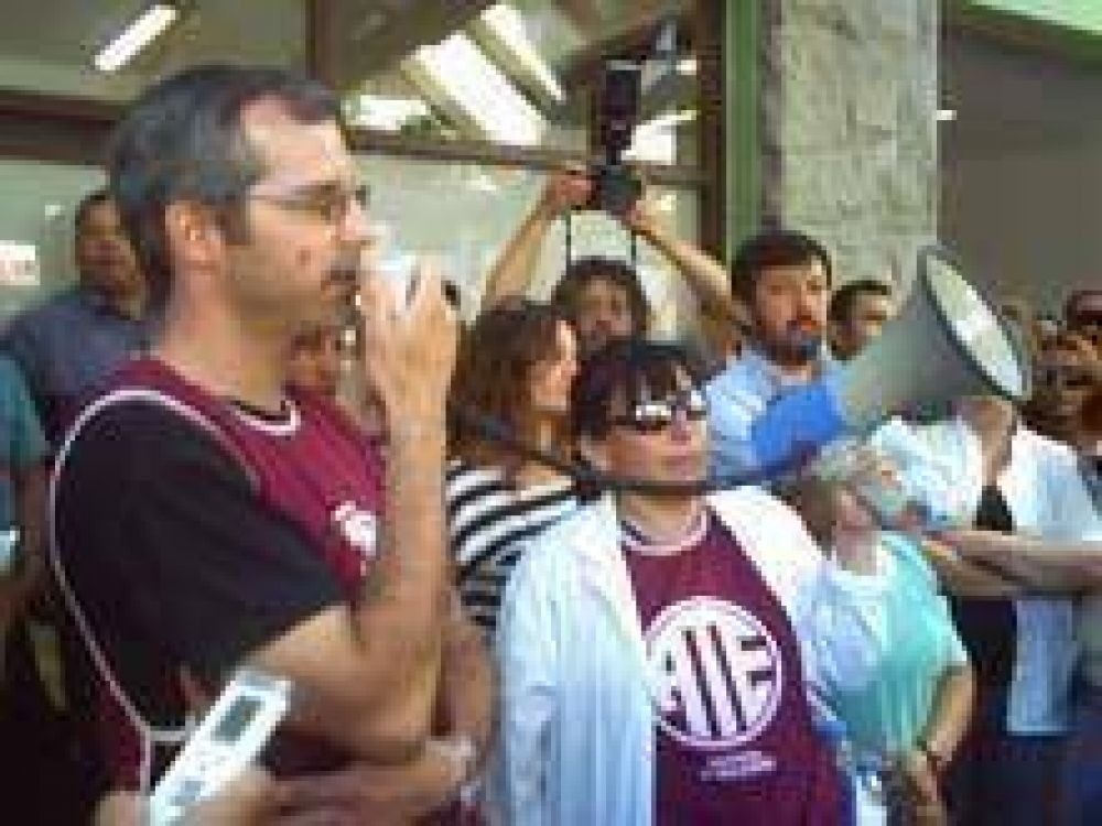 ATE mantiene el estado de alerta por la situaci�n de contratados