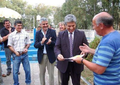 El Gobierno entreg� aportes y firm� convenios con clubes deportivos de la ciudad capital