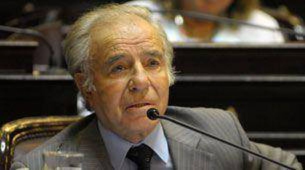 Menem pidi� la anulaci�n del juicio por la 