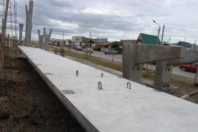 Avanza la obra del puente peatonal de R�o Grande