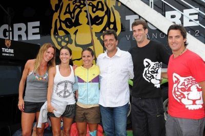 Figuras del deporte y del espect�culo celebraron el verano con Tigre en Pinamar