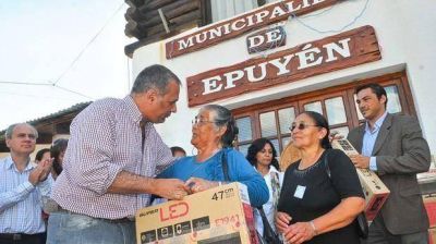 Buzzi destac� que ahora Chubut forma parte del proyecto nacional