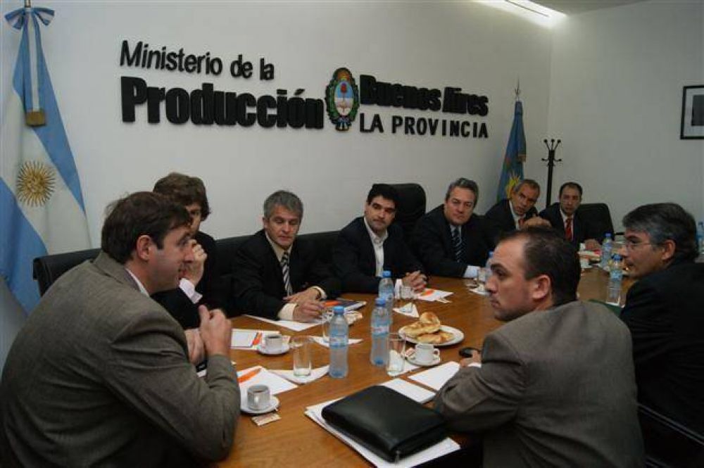 LUJ�N - EN LA REUNION DEL DR. LUCIANI CON EL CORREDOR PRODUCTIVO SE ACORDO QUE LUJAN SEA LA ANFITRIONA DEL PROXIMO ENCUENTRO