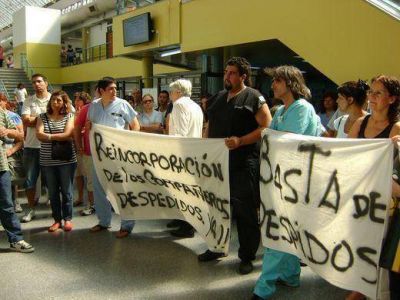 Trabajadores y gremios esperan para el fin de la semana una definici�n por las cesant�as