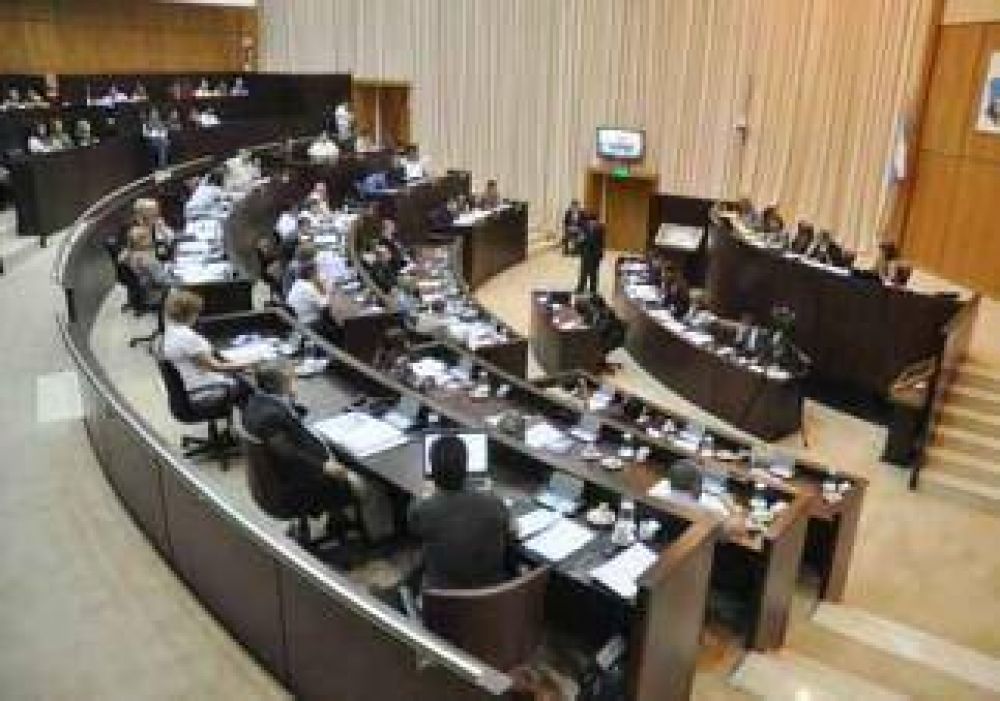 Legislatura: los bloques dispondr�n de 3,3 millones de pesos para gastos 