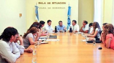 Los sindicatos rechazaron el 15% que ofreci� el gobierno