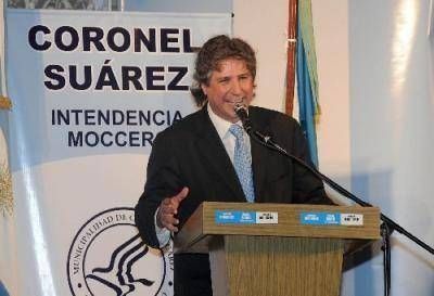 En Su�rez entregaron casas del Plurianual hasta con el decodificador para TV