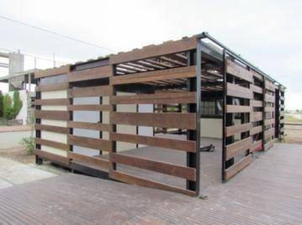 Crotto inaugura el parador tur�stico de Claromec�