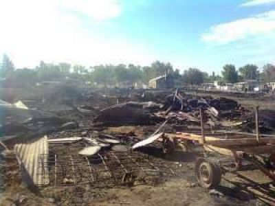 Feroz incendio en f�brica de calzado