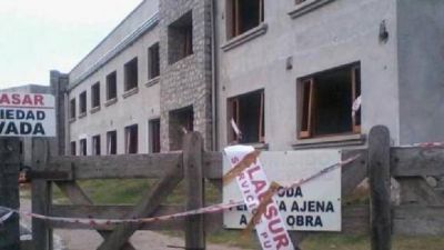Cruce entre Alperovich y un intendente por la clausura de una obra en los Valles