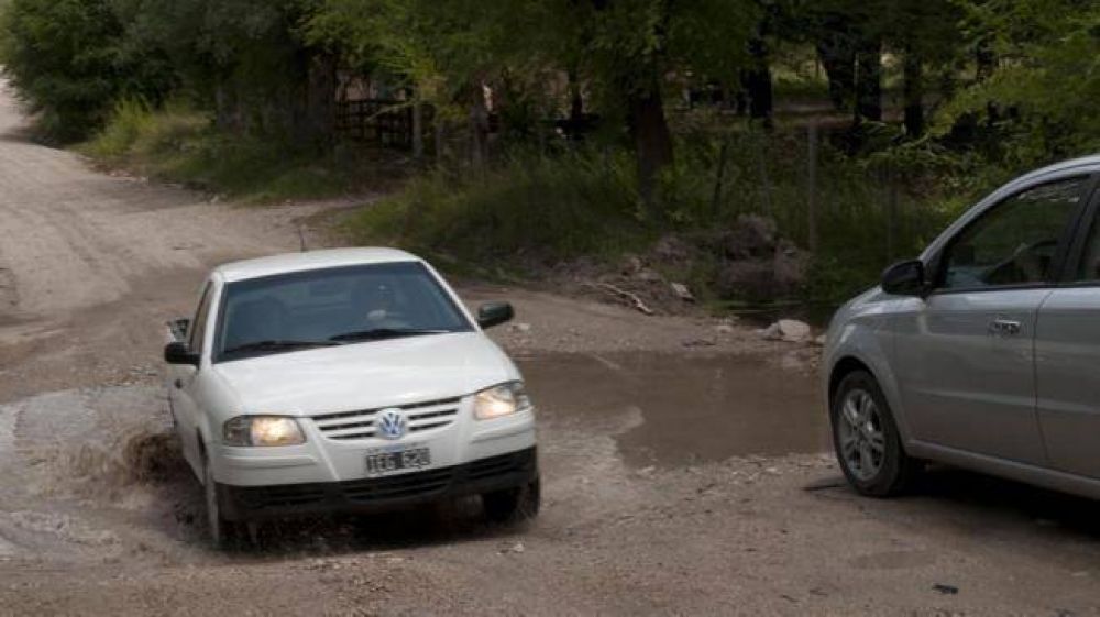 Reparan el camino Villa Berna-Los Reartes