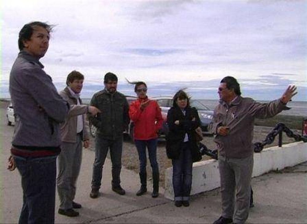 El intendente Gustavo Melella recorri� el monumento a los ca�dos en Malvinas