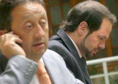 Jaque baj� el plan de gastos del Senado y luego se rectific�