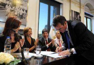 P�rez prometi� m�s "sinton�a fina" en Mendoza