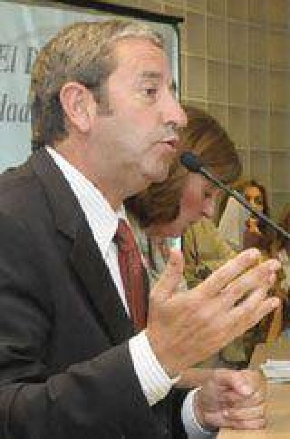 Nuevo desaf�o de Cobos al Gobierno: pidi� suspender retenciones por la sequ�a 