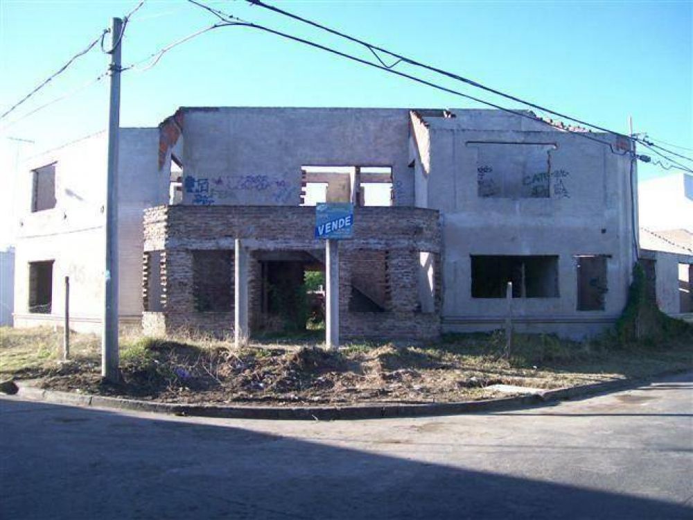 LUJ�N - FUE ERRADICADO EL BASURAL DE LA ESQUINA DE MARIANO MORENO Y SAAVEDRA