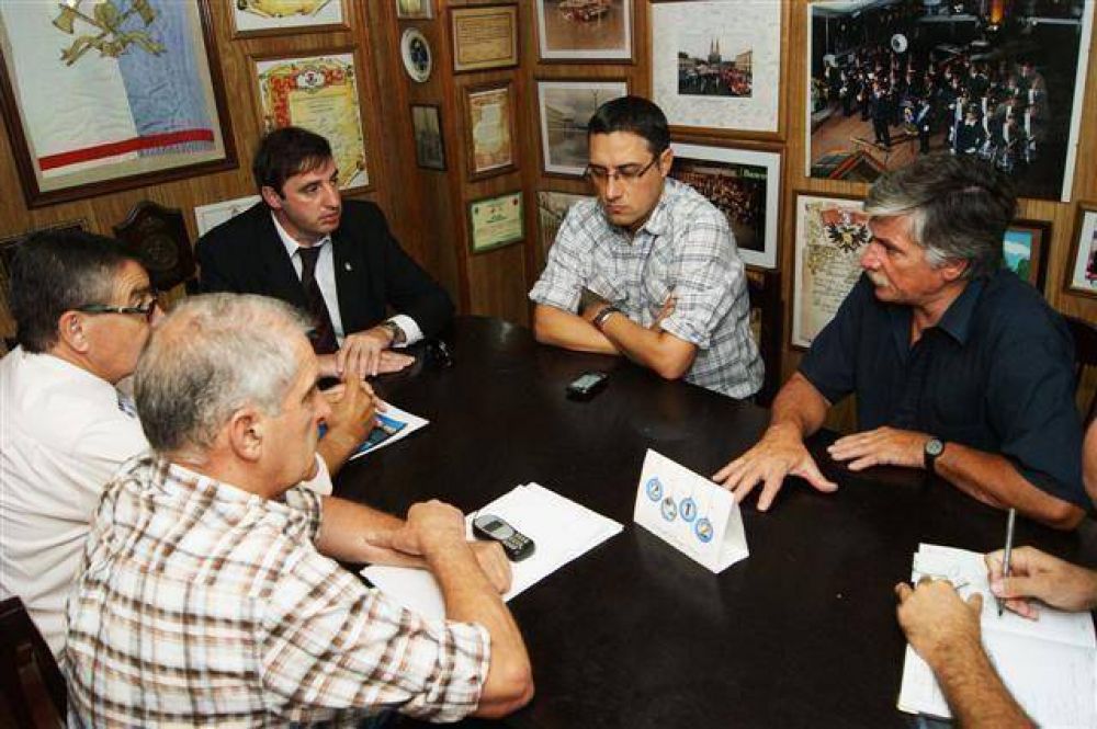 LUJ�N - EL DR. LUCIANI COORDINO CON EL JEFE DE BOMBEROS LA PUESTA EN MARCHA DEL PRODECOM